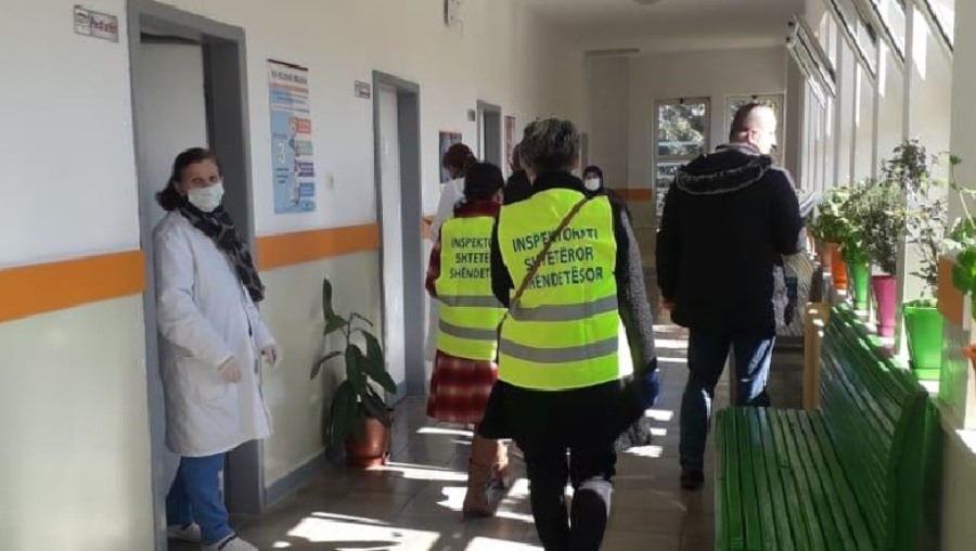 Vaksina me detyrim, nisin kontrollet ne 24 institucione ne Vlore